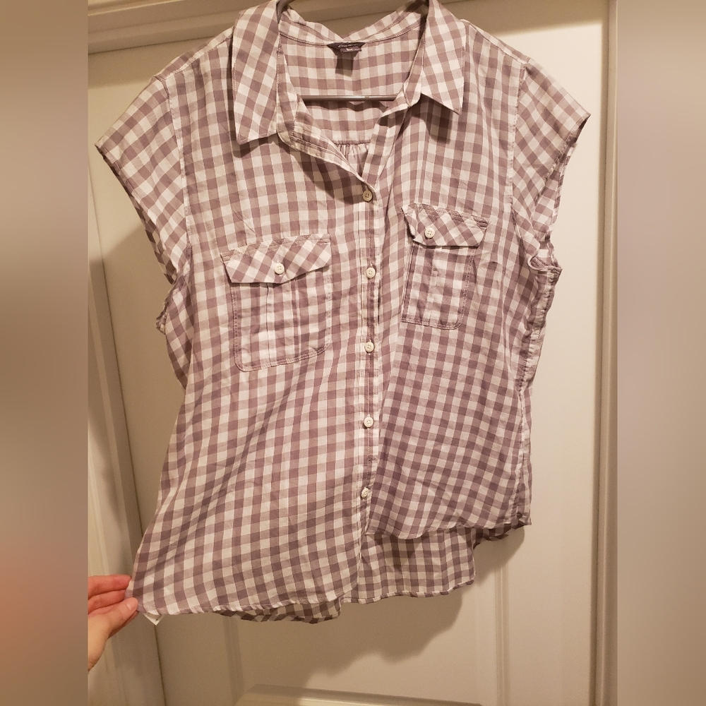 Eddie Bauer Women's Size Medium Plaid Cap Sleeves Button Shirt